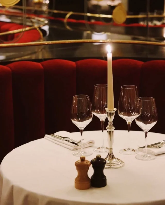Looking for a nice cozy dinner venue for the week-end ? Key Conciergerie guarantees to you and your beloved the perfect table in Paris’ finest spots, anywhere, anytime. 

#KeyConciergerie
#LuxuryTravel #LuxuryConcierge #PrivateConcierge #Paris #RestaurantBooking #RestaurantReservation
